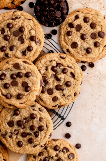 Bakery-Style-Chocolate-Chip-Cookies-14-scaled